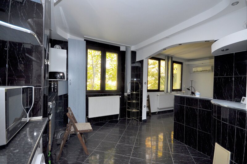 Drumul Taberei metrou Valea Ialomitei apartament 3 camere, centrala proprie