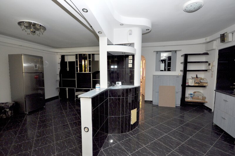 Drumul Taberei metrou Valea Ialomitei apartament 3 camere, centrala proprie