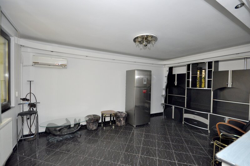 Drumul Taberei metrou Valea Ialomitei apartament 3 camere, centrala proprie
