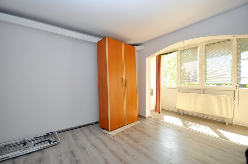 Drumul Taberei metrou Valea Ialomitei apartament 3 camere, centrala proprie
